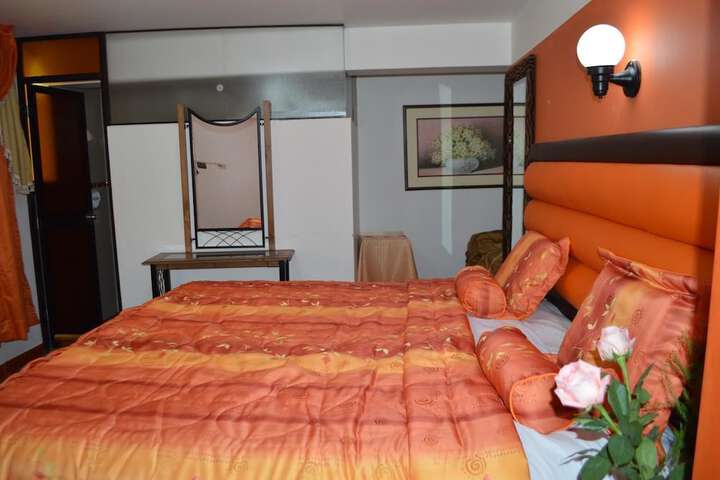 Room 10 of 26