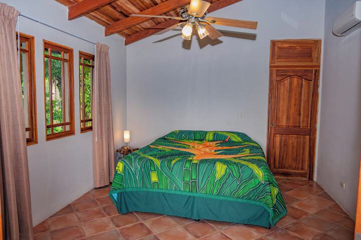 Room 6 of 82