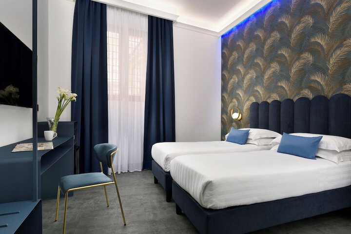 Room 32 of 68
