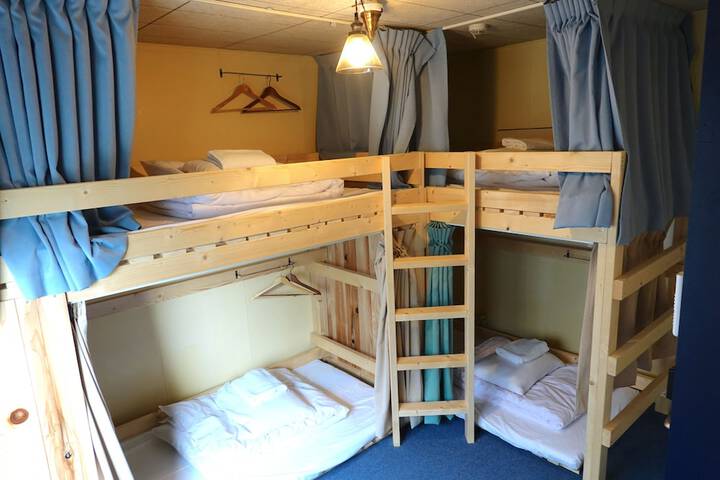 Room 21 of 49