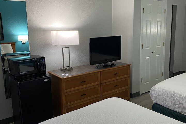 2 Double Beds Deluxe Room (16 of 16)