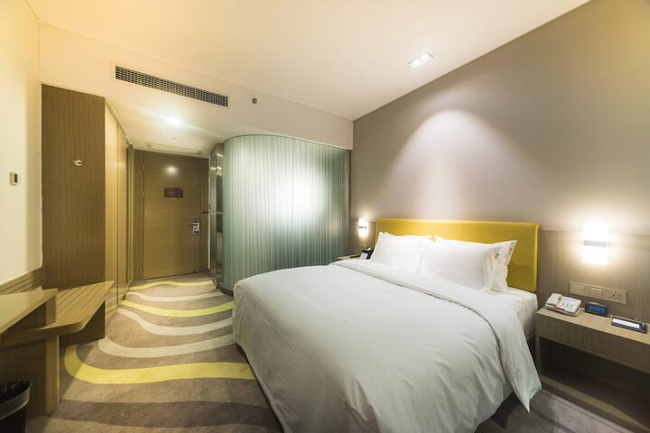 Room 2 of 18
