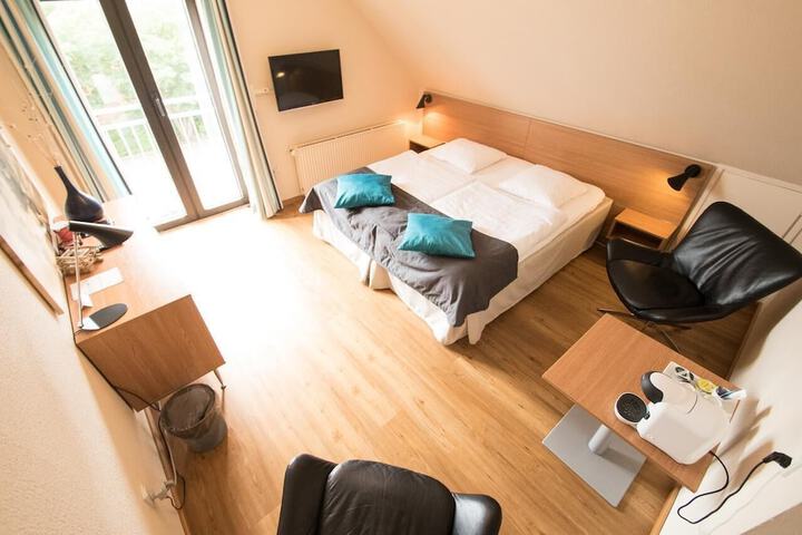 Room 2 of 30