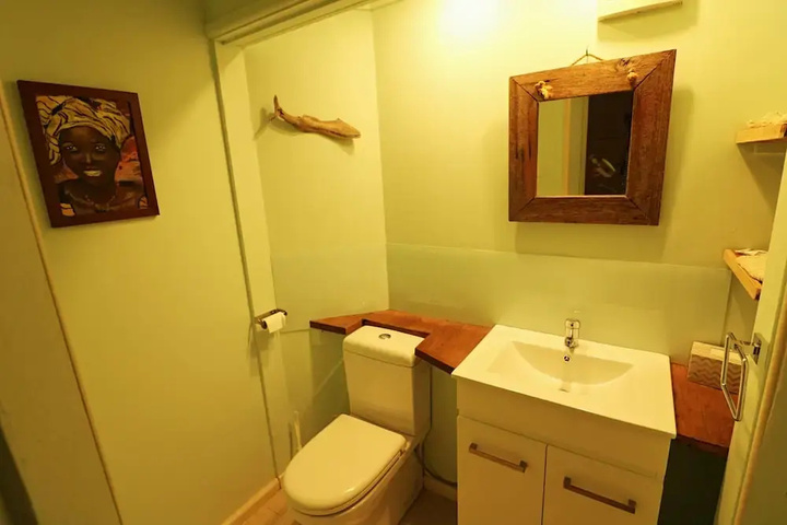 Room 9 of 15