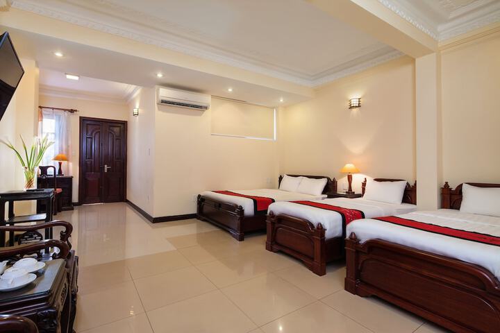 Room 10 of 30