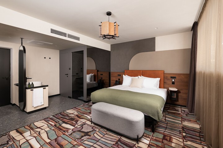 Room 48 of 52