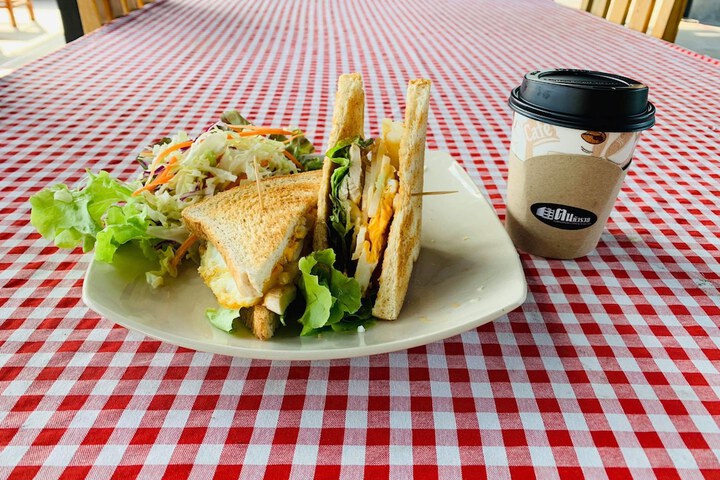 Breakfast/Coffee Service 28 of 36