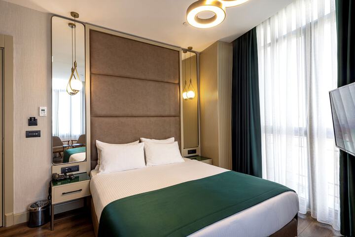 Room 14 of 64