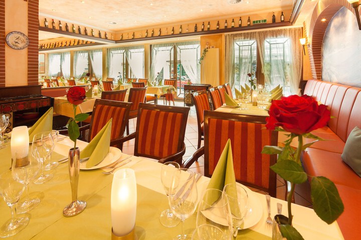 Dining Photos