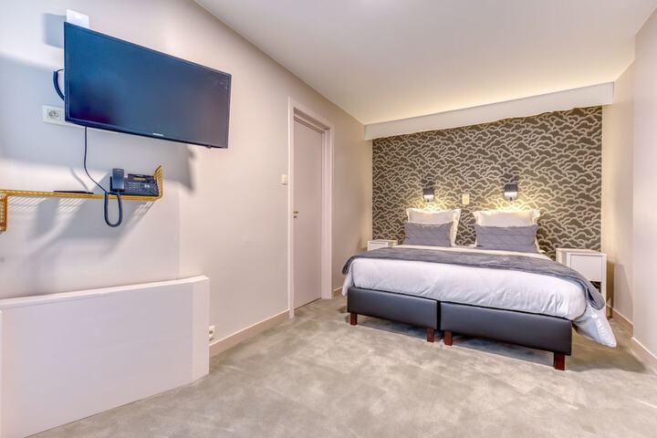 Room 17 of 51