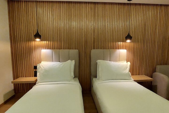 Room 30 of 84