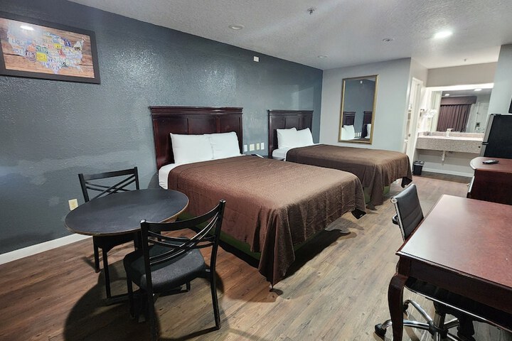Room 14 of 24