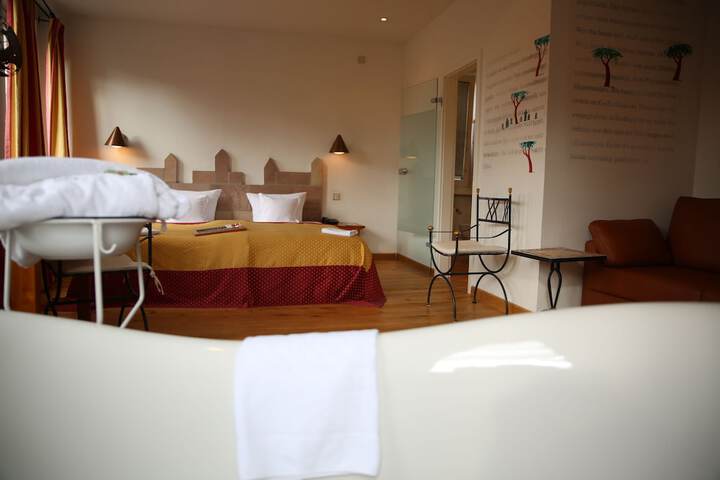 Room 68 of 95