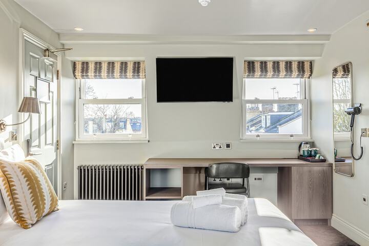Room 34 of 57