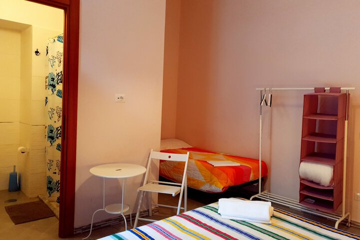 Room 17 of 46