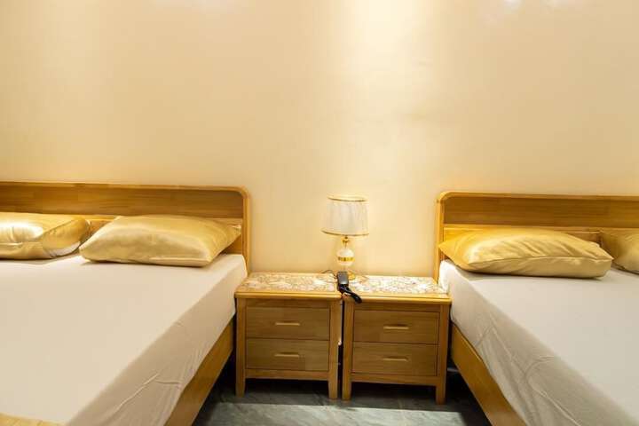 Room 5 of 34