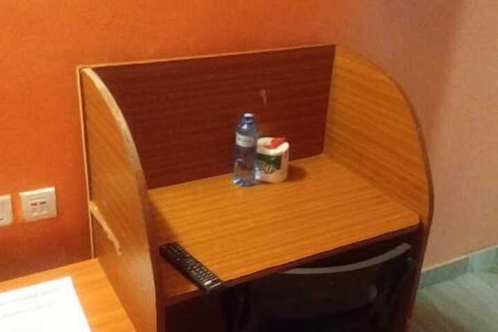 Room 12 of 20