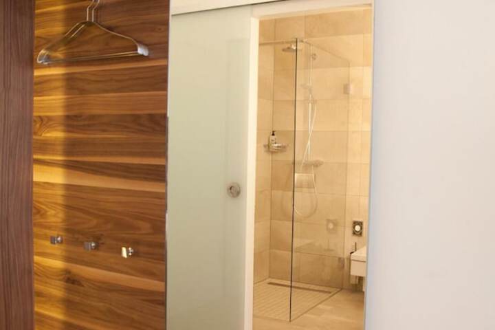 Room 14 of 34