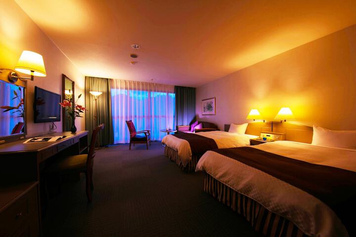 Room 16 of 107