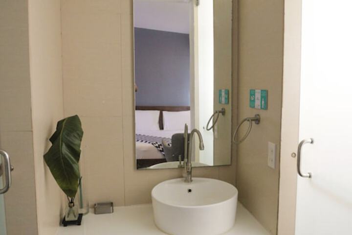 Room 30 of 42