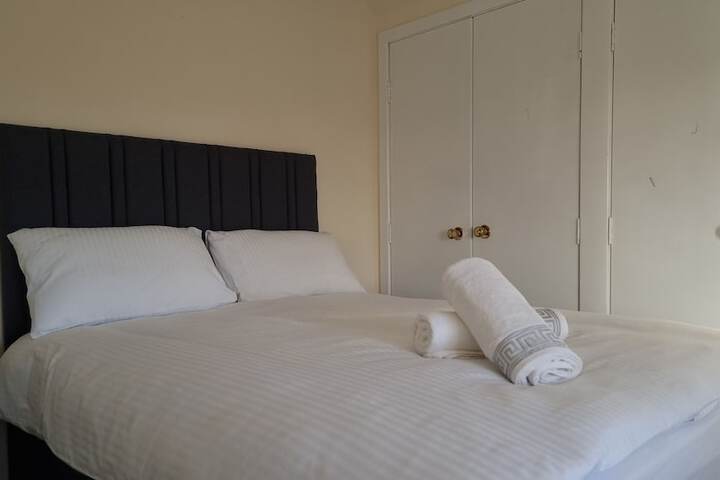 Room 9 of 32