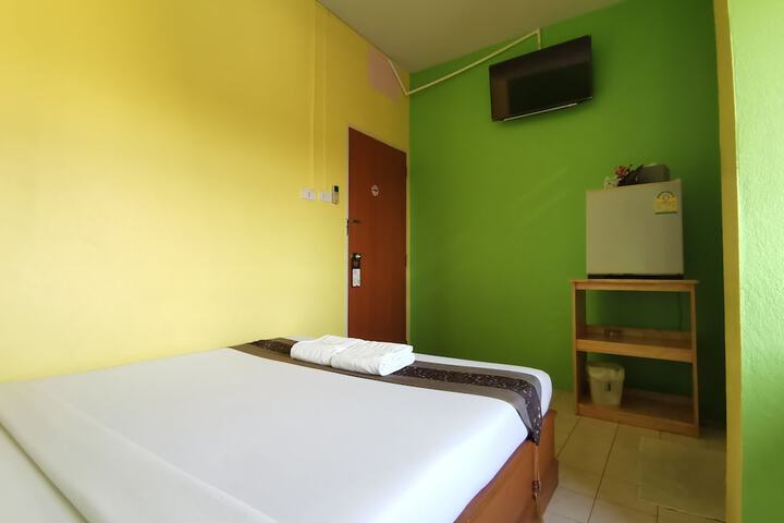Room 13 of 30