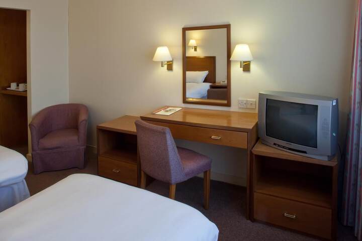 Room 12 of 41