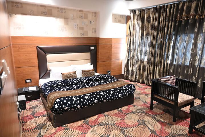 Room 12 of 52