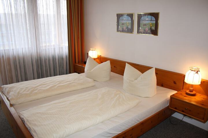 Room 6 of 46