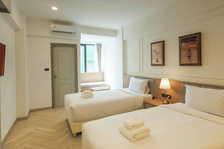 Room 6 of 54