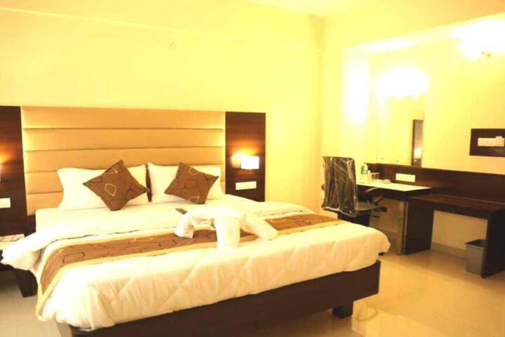 Room 3 of 12