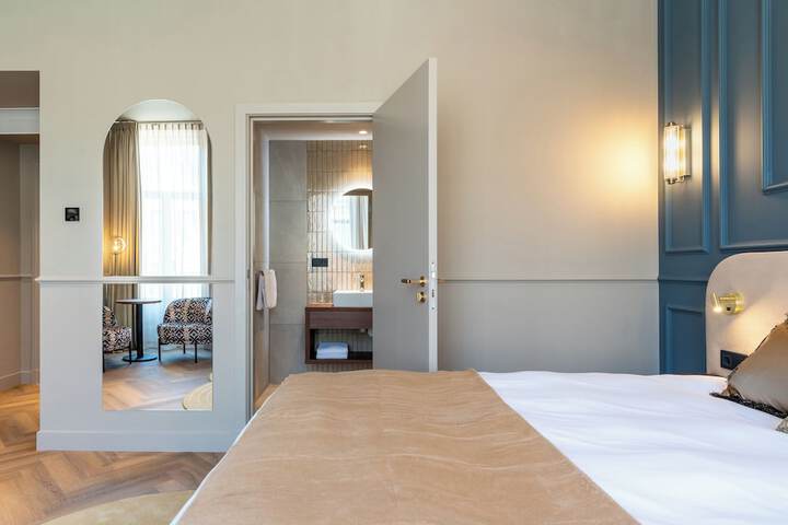 Room 17 of 54