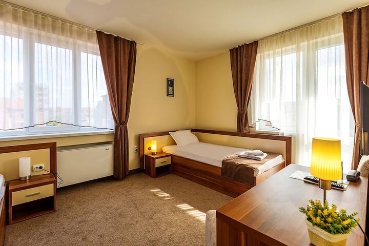 Room 7 of 46