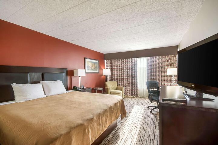 1 King Bed (6 of 6)