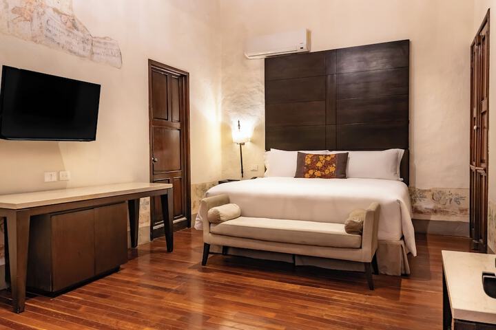 Room 47 of 92
