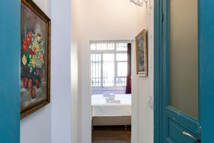 Room 8 of 36