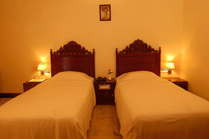 Room 12 of 31