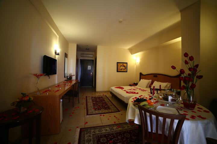 Room 25 of 49