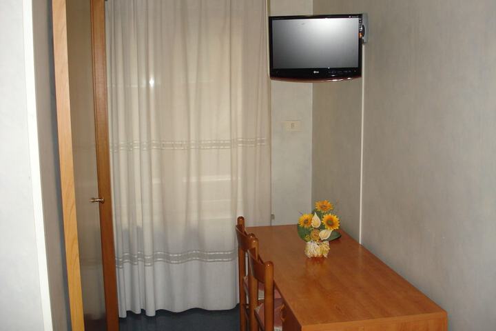 Room 5 of 26