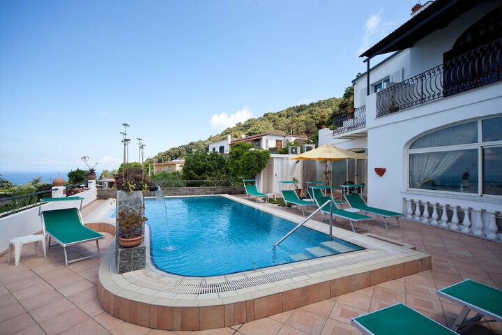 Pool 43 of 66