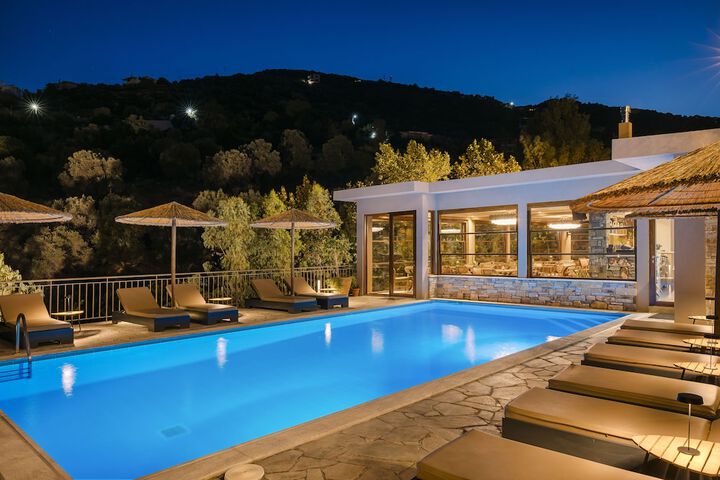 Pool 128 of 197