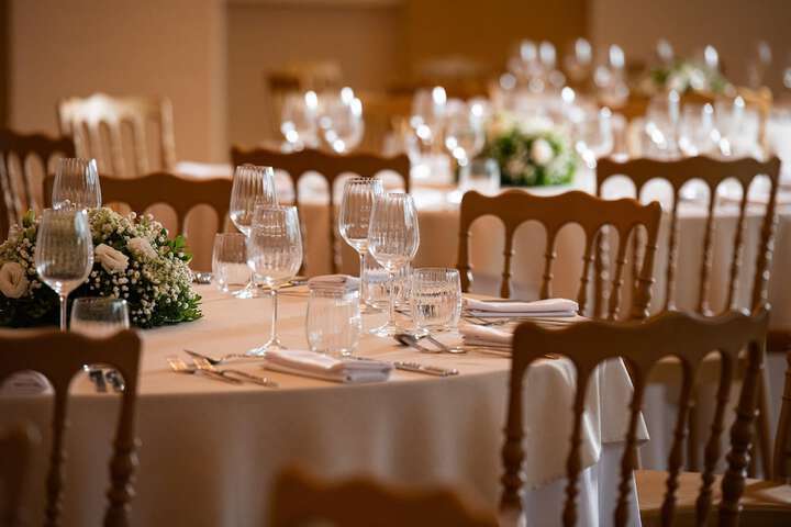 Ballroom/Hall 228 of 283