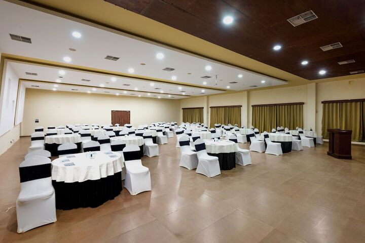 Ballroom/Hall 36 of 51