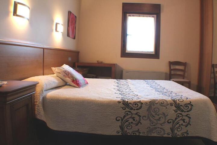 Room 9 of 32