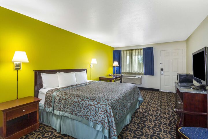 Room 8 of 20