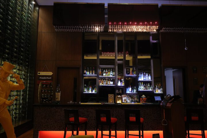 Lounge 62 of 112
