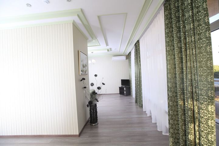 Room 42 of 86