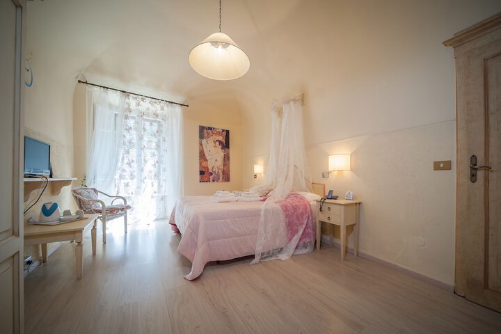 Room 8 of 60