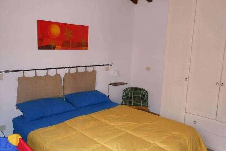 Room 6 of 49