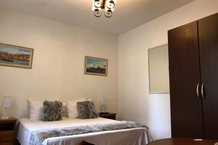 Room 28 of 92
